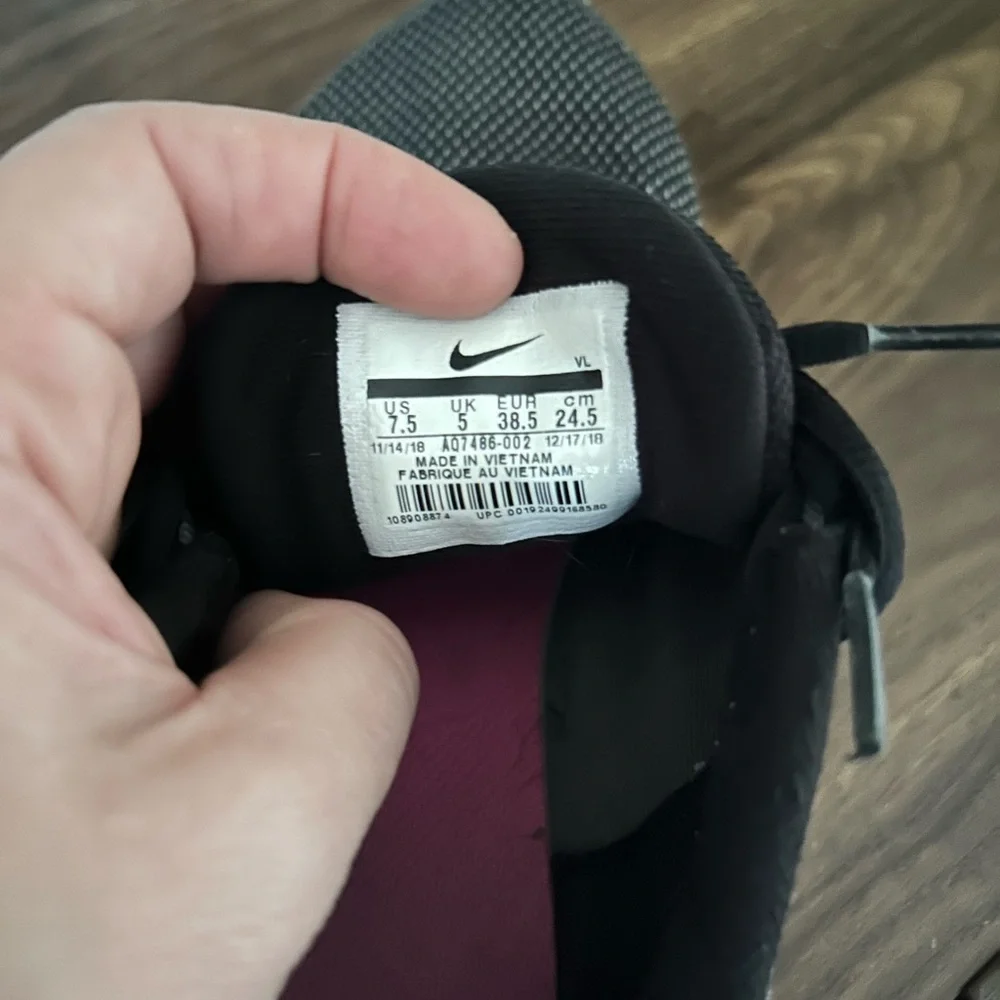 Nike Black and Pink Athletic Shoes - Picture 2 of 4